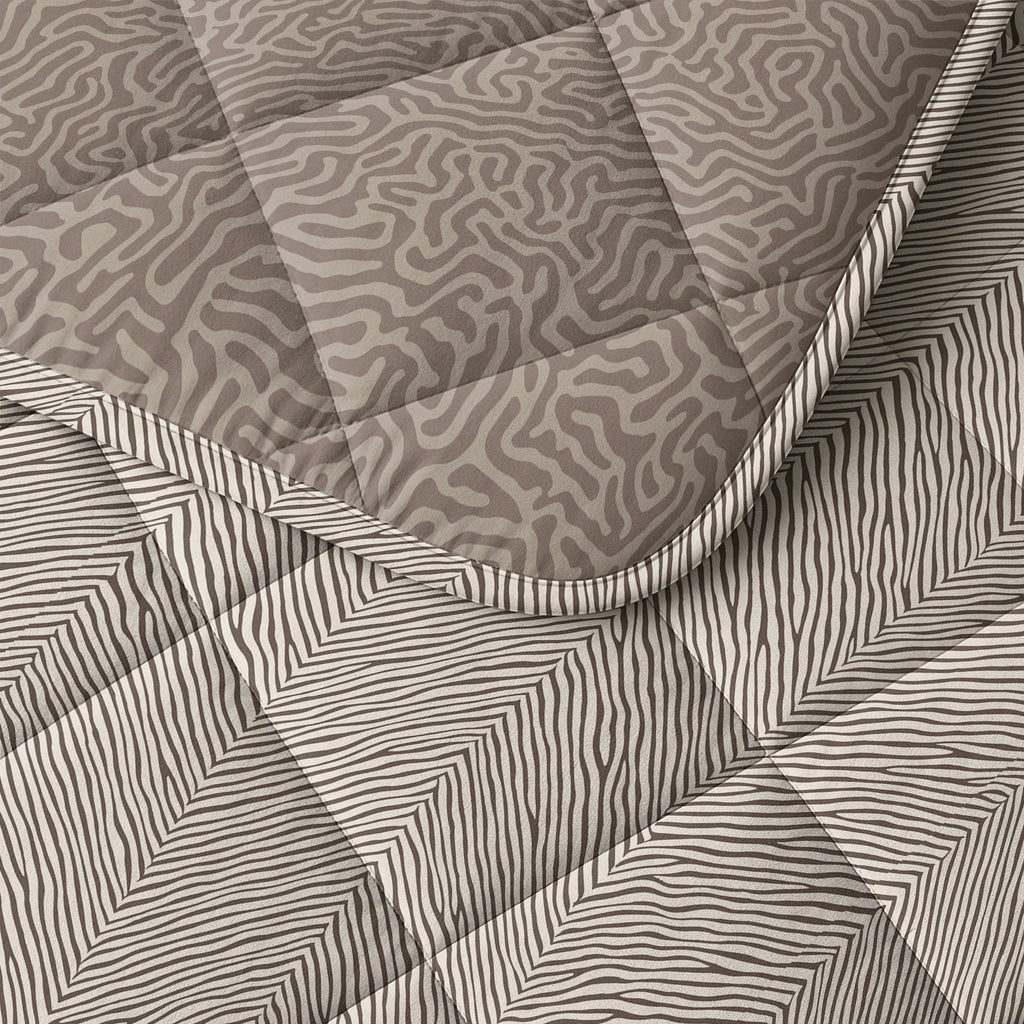 CloudSoft Comfort | Taupe Lijnen Dekbed en Overtrek in 1!